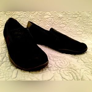 Clark’s Haley Park Black Suede Flats NWT
